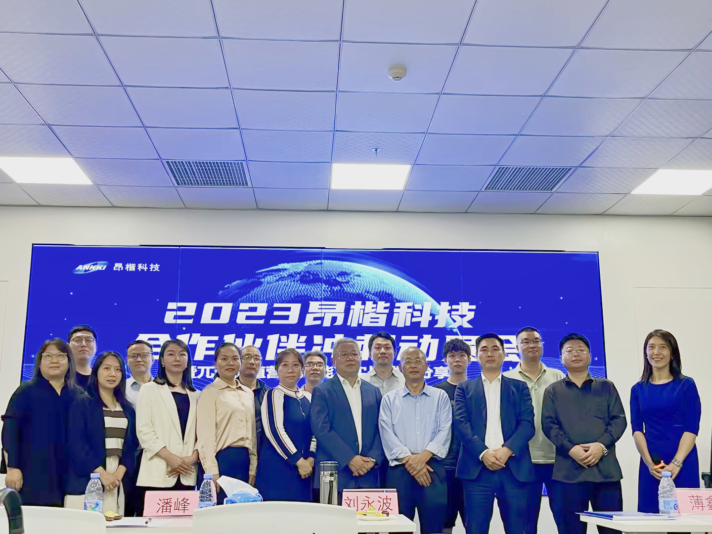 05b824cd297e35b3226f4262a38377ef.jpg 05b824cd297e35b3226f4262a38377ef.jpg